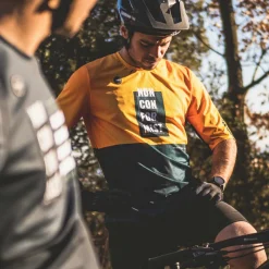T-Shirts<GOBIK T-SHIRT À MANCHES COURTES VOLT HOMME MOLEHILL